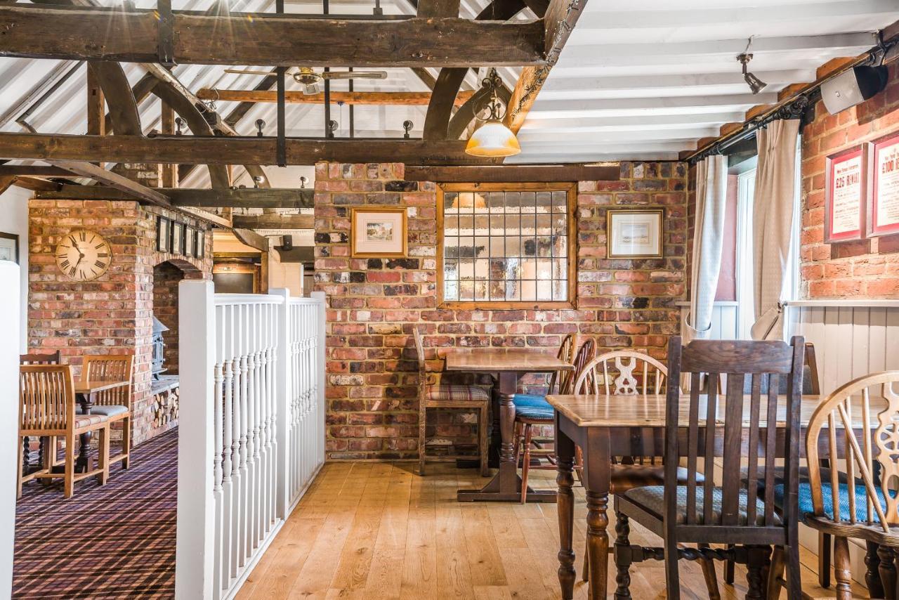 The Walhampton Arms Bed & Breakfast Lymington Bagian luar foto
